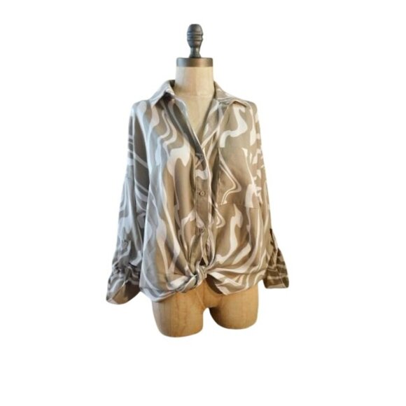 Gilli Size S Small Tie Front 3/4 Long Sleeve Button Front Blouse Top NWT - Picture 3 of 3